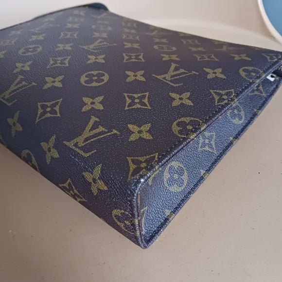 Louis Vuitton Pouch,toiletry, Cosmetic Bag, Case - Picture 11 of 14